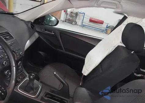 2013 Mazda Mazda3 I Touring z USA, uszkodzony, nr VIN JM1BL1L77D1821613